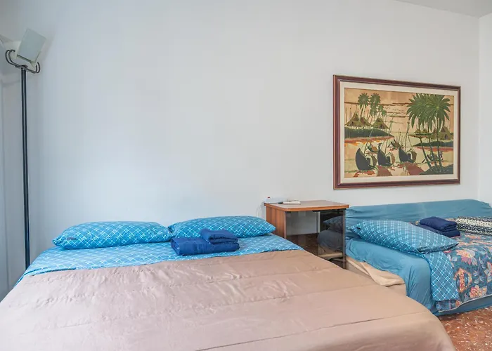 Lion Renting Marconi Apartment