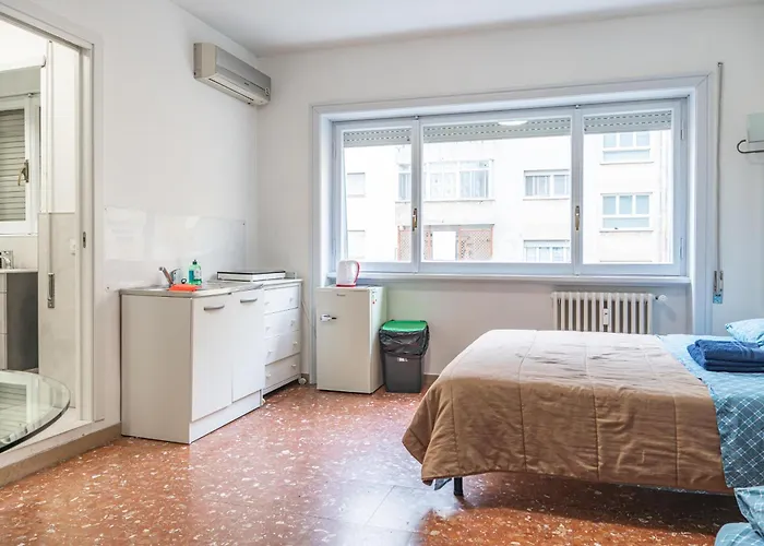 Lion Renting Marconi Apartment *